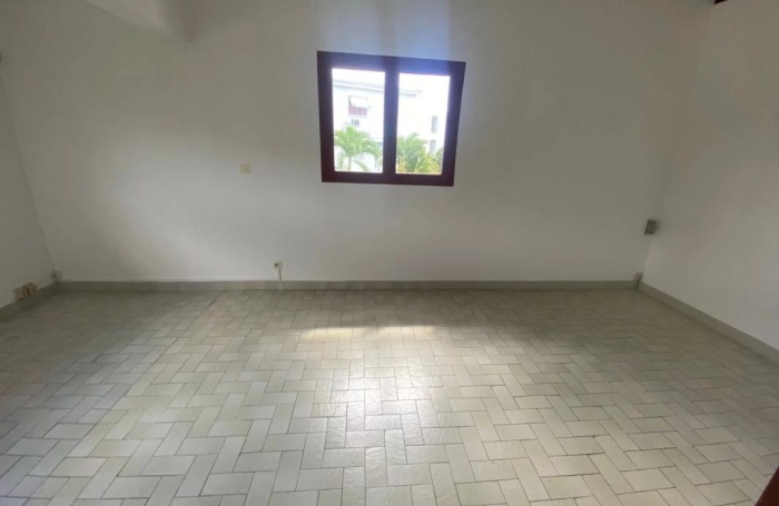 Location Bureaux 267m&sup2; 10 pièces Schoelcher