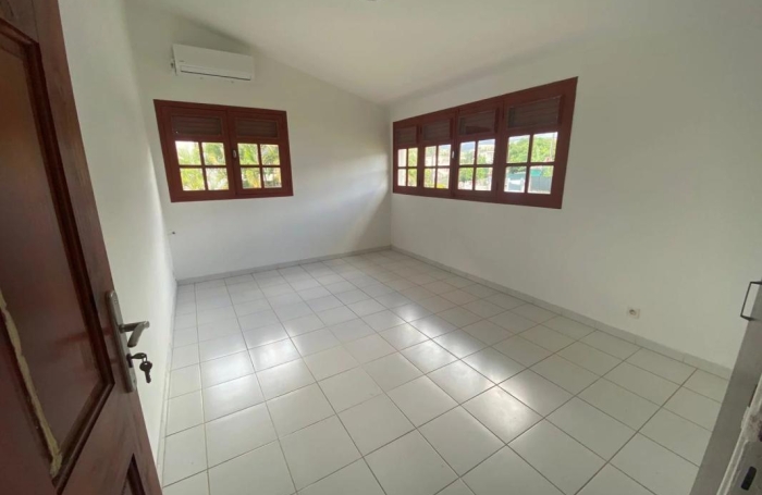 Location Bureaux 267m&sup2; 10 pièces Schoelcher