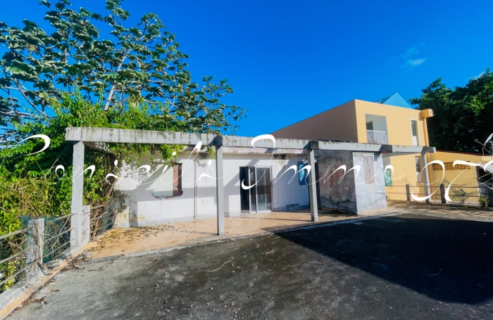 &Agrave; Vendre   Ensemble Immobilier &agrave; r&eacute;inventer   Bourg du Marin