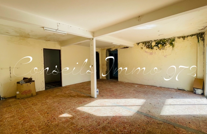 &Agrave; Vendre   Ensemble Immobilier &agrave; r&eacute;inventer   Bourg du Marin