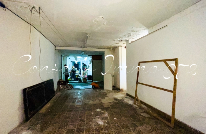 &Agrave; Vendre   Ensemble Immobilier &agrave; r&eacute;inventer   Bourg du Marin