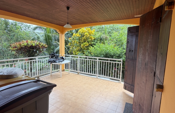 Grand T4 avec fort-potentiel &agrave; acheter &agrave; Rivi&egrave;re-Sal&eacute;e