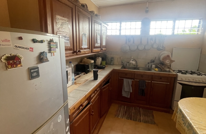 Grand T4 avec fort-potentiel &agrave; acheter &agrave; Rivi&egrave;re-Sal&eacute;e