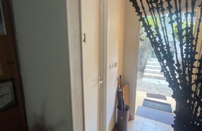 Grand T4 avec fort-potentiel &agrave; acheter &agrave; Rivi&egrave;re-Sal&eacute;e