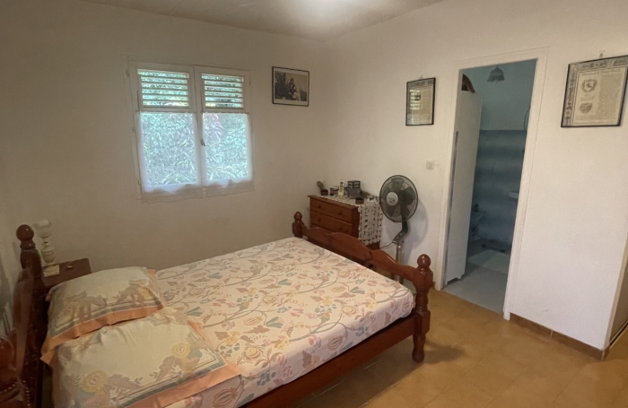 Grand T4 avec fort-potentiel &agrave; acheter &agrave; Rivi&egrave;re-Sal&eacute;e