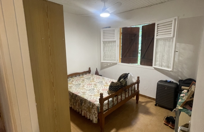 Grand T4 avec fort-potentiel &agrave; acheter &agrave; Rivi&egrave;re-Sal&eacute;e