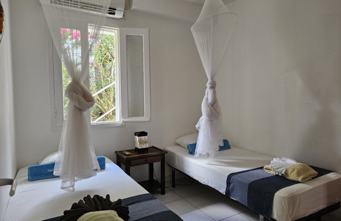 VILLA CREOLE 4 LOGEMENTS VUE MER