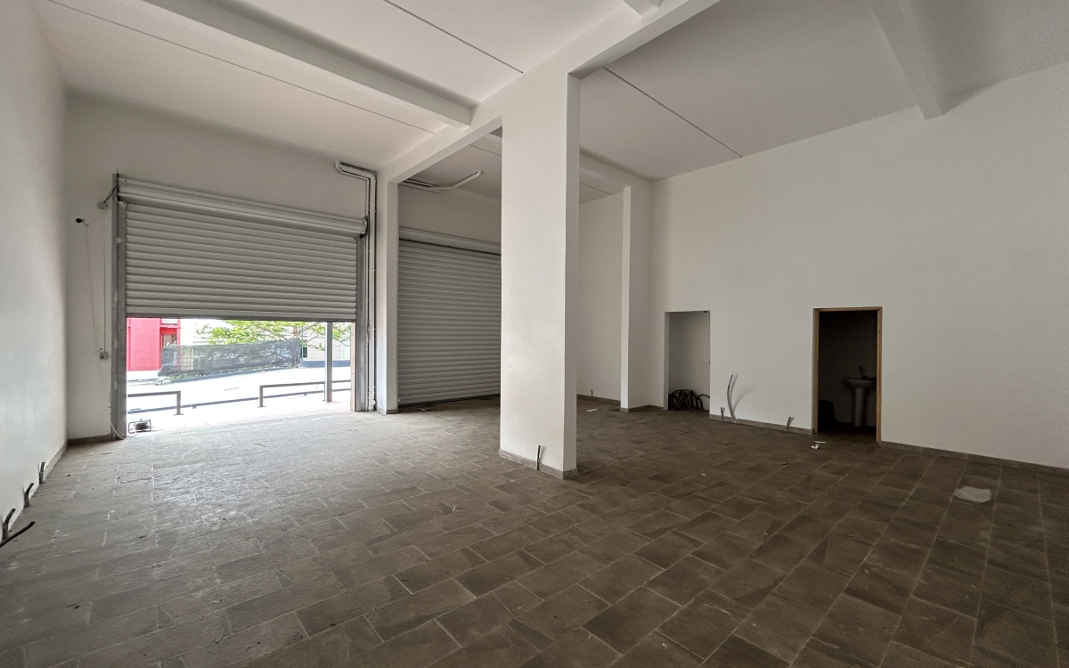 Rivi&egrave;re Pilote - Local professionnel 96 m&sup2; - 2400&euro; HT/Mois