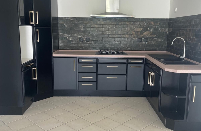 T3 ind&eacute;pendant en bas de villa avec jardin - Lamentin