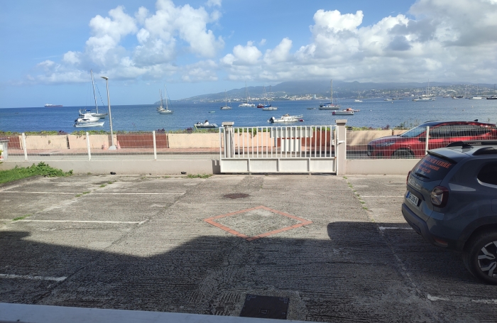 T2 les pieds dans l'eau- Anse Mitan