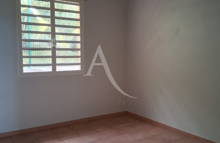 Location Appartement 79.26m&sup2; 4 pi&egrave;ces La Trinit&eacute;