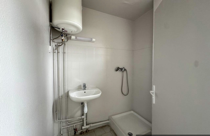 Studio &agrave; louer   Fort-de-France (Chateaub&oelig;uf)   20 m2   Balcon