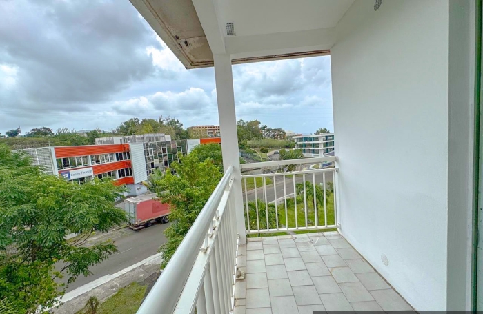 Studio &agrave; louer   Fort-de-France (Chateaub&oelig;uf)   20 m2   Balcon