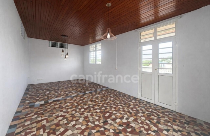 Vente Maison 111m&sup2; 5 pièces Fort de france