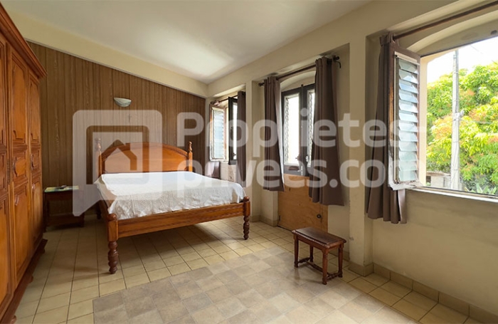 Vente Maison 170.24m&sup2; 7 pièces Saint Pierre