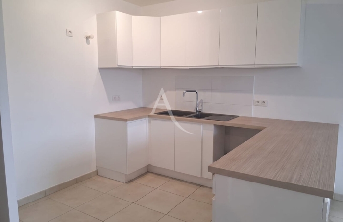 Location Appartement 78.27m&sup2; 4 pi&egrave;ces Saint-Joseph