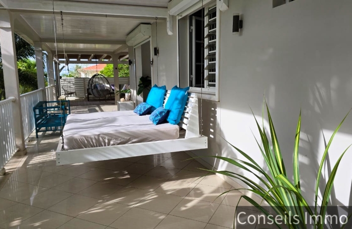 Villa duplex T5 + T3 locatif, piscine, vue mer - Morne Courbaril - Le Marin