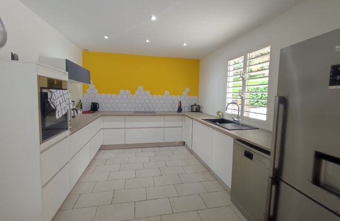 Belle maison T4 meubl&eacute;e + Studio