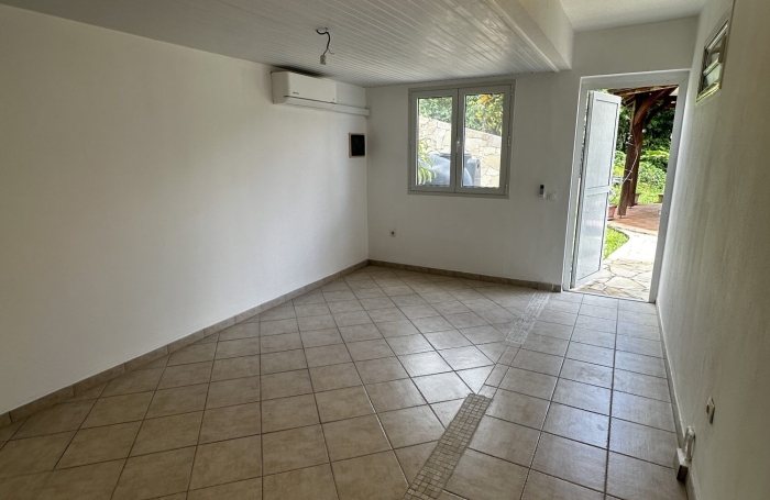 Location Appartement 110.00m&sup2; 3 pièces Le Lamentin