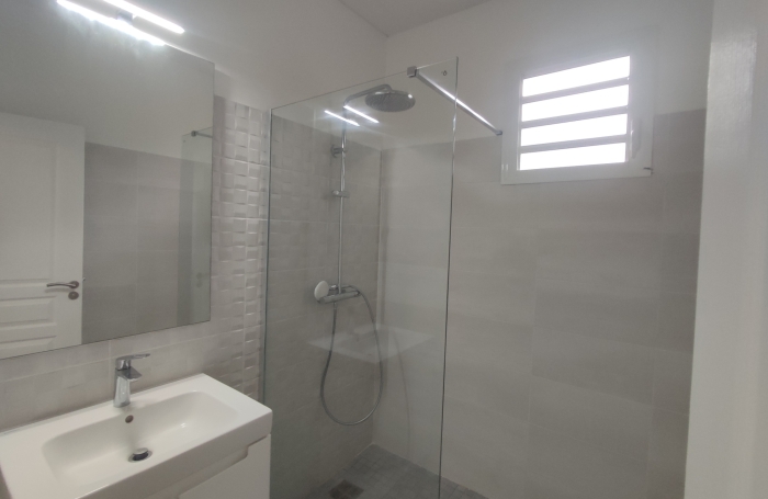&Agrave; louer - Villa neuve F4 de plain-pied au LAMENTIN