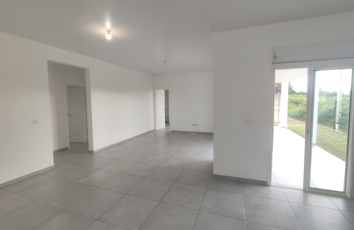 &Agrave; louer - Villa neuve F4 de plain-pied au LAMENTIN