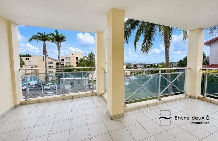 Vente Appartement 61.69m&sup2; 3 pièces Fort de france