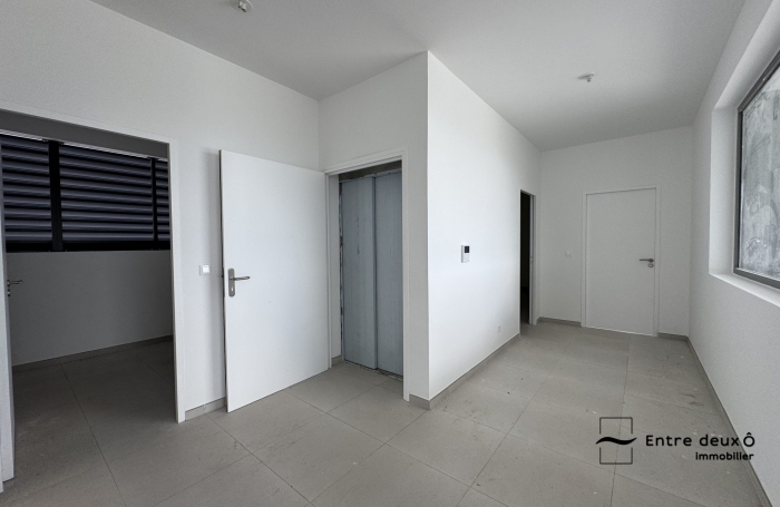 Vente Appartement 237.80m&sup2; 4 pièces Fort de france