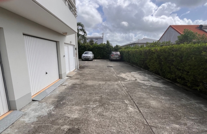 Location Bureaux 12m&sup2; Le Lamentin