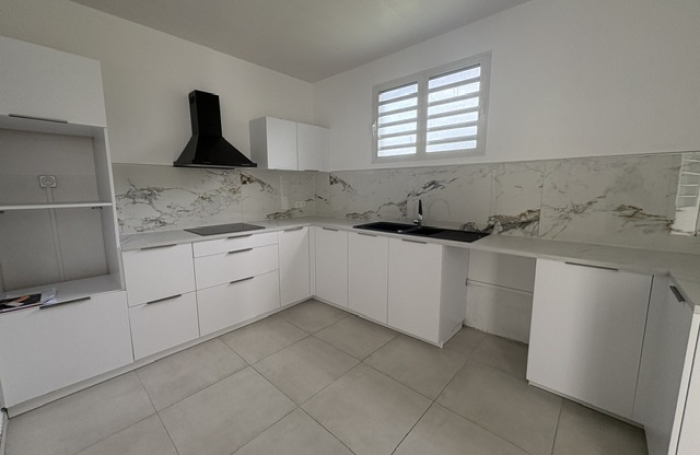 &Agrave; louer   Haut de villa T4 enti&egrave;rement r&eacute;nov&eacute;