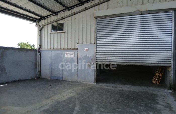 Location Local commercial 150m&sup2; 2 pièces Ducos