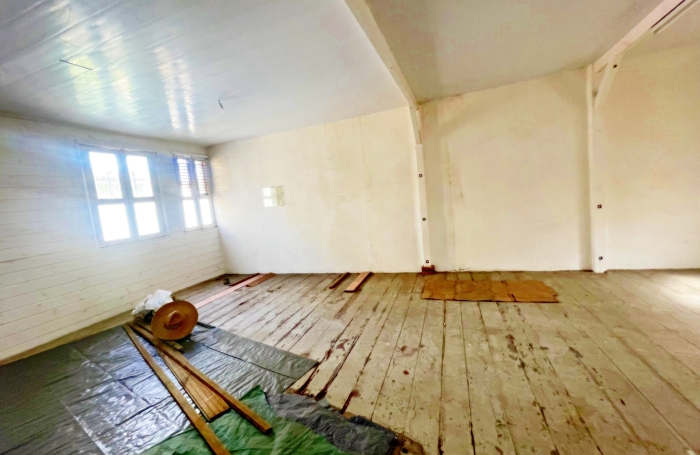 IMMEUBLE SUR 3 NIVEAUX - CENTRE VILLE FORT-DE-FRANCE