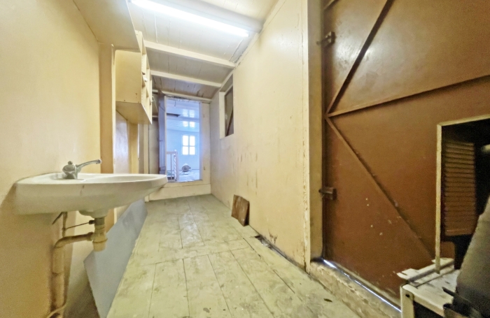 IMMEUBLE SUR 3 NIVEAUX - CENTRE VILLE FORT-DE-FRANCE