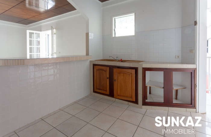 Location Appartement 75.00m&sup2; 3 pièces Saint-Pierre