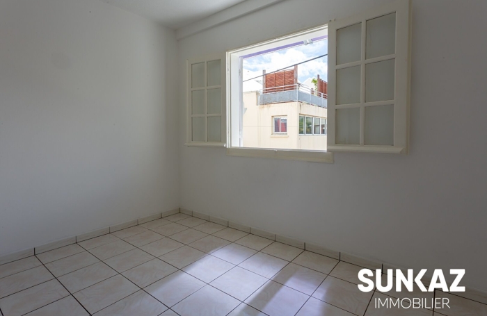 Location Appartement 75.00m&sup2; 3 pièces Saint-Pierre