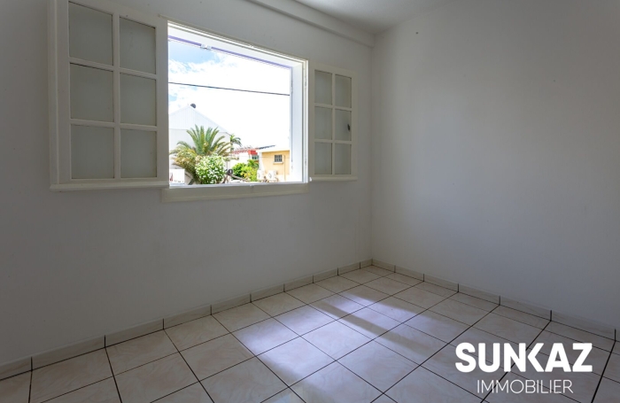 Location Appartement 75.00m&sup2; 3 pièces Saint-Pierre