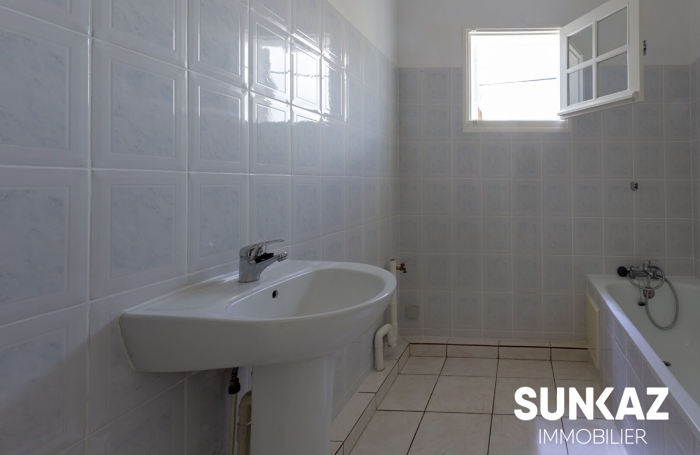 Location Appartement 75.00m&sup2; 3 pièces Saint-Pierre