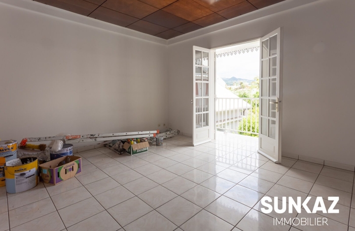 Location Appartement 75.00m&sup2; 3 pièces Saint-Pierre