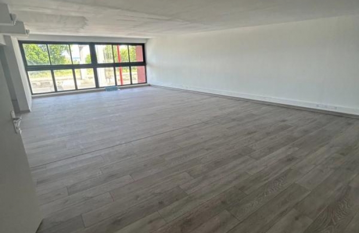 Location Bureaux 287m&sup2; 5 pi&#232;ces La Possession