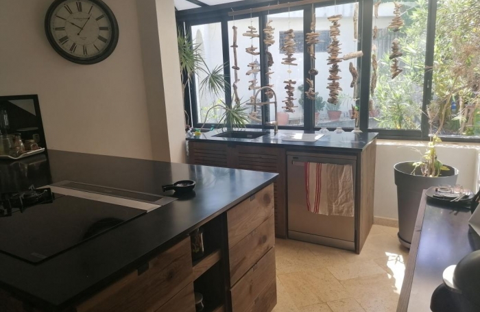 Vente Maison 275m&sup2; 10 pi&#232;ces Saint Gilles les Bains