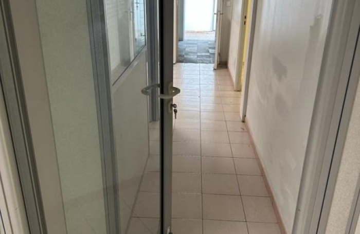 Location Local commercial 200m&sup2; Saint Denis