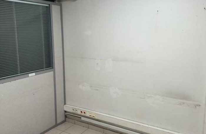 Location Local commercial 200m&sup2; Saint Denis