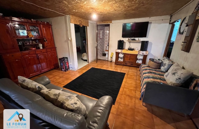 SAINT PHILIPPE 97442  - ENSEMBLE IMMOBILIER EN BON ETAT - PROCHE DES COMMODITES