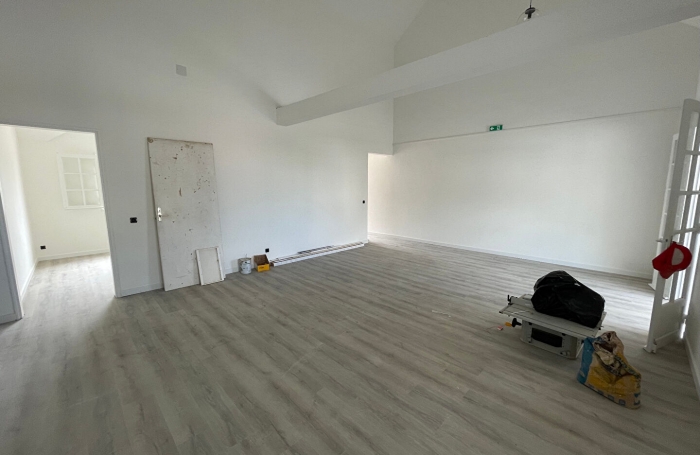 Location Local commercial 106m² 5 pièces Sainte Clotilde