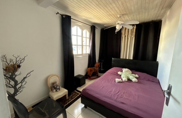 Vente Immeuble 242m&sup2; 9 pi&#232;ces Le Tampon