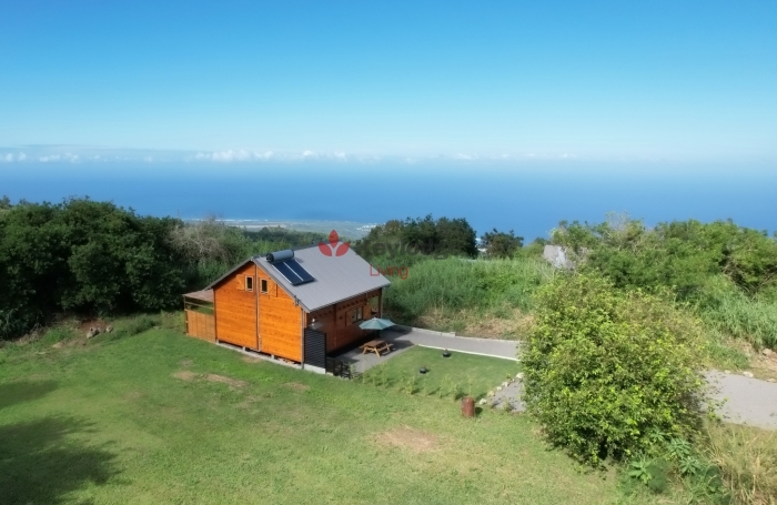 Maison de type Chalet F4, 105 m2 aux Avirons, Bas du Tevelave