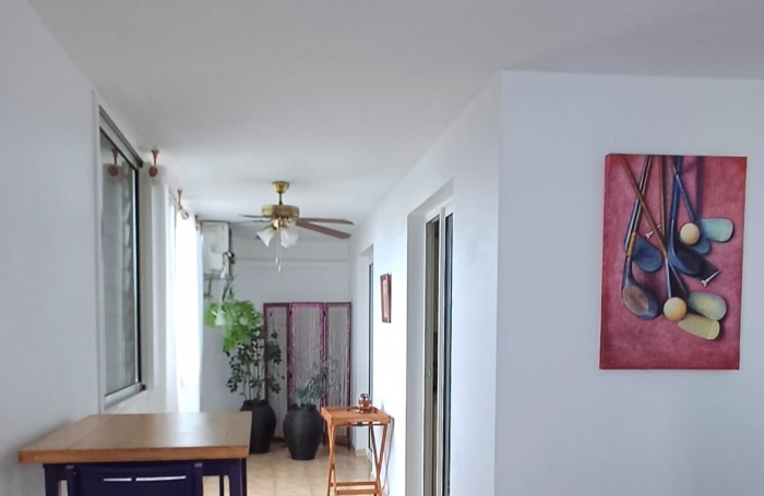 Vente Appartement 117m&sup2; 4 pi&#232;ces Saint Gilles les Bains