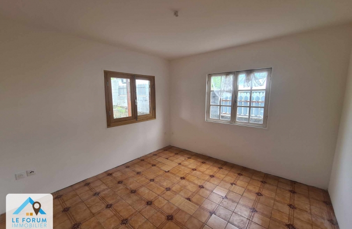 SAINT PIERRE 97410 - VILLA F4 SPACIEUSE ET CONFORTABLE  - SECTEUR RECHERCHE