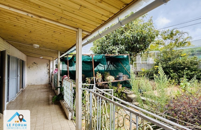 SAINT PIERRE 97410 - VILLA F4 SPACIEUSE ET CONFORTABLE  - SECTEUR RECHERCHE