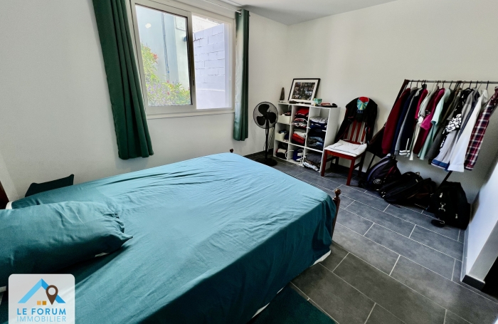 PETITE ILE 97429 - VILLA F4 + DEPENDANCE - FORT POTENTIEL - CENTRE VILLE