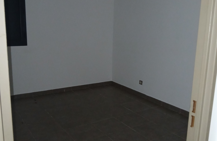 Vente Appartement 45m&sup2; 2 pi&#232;ces Sainte Suzanne